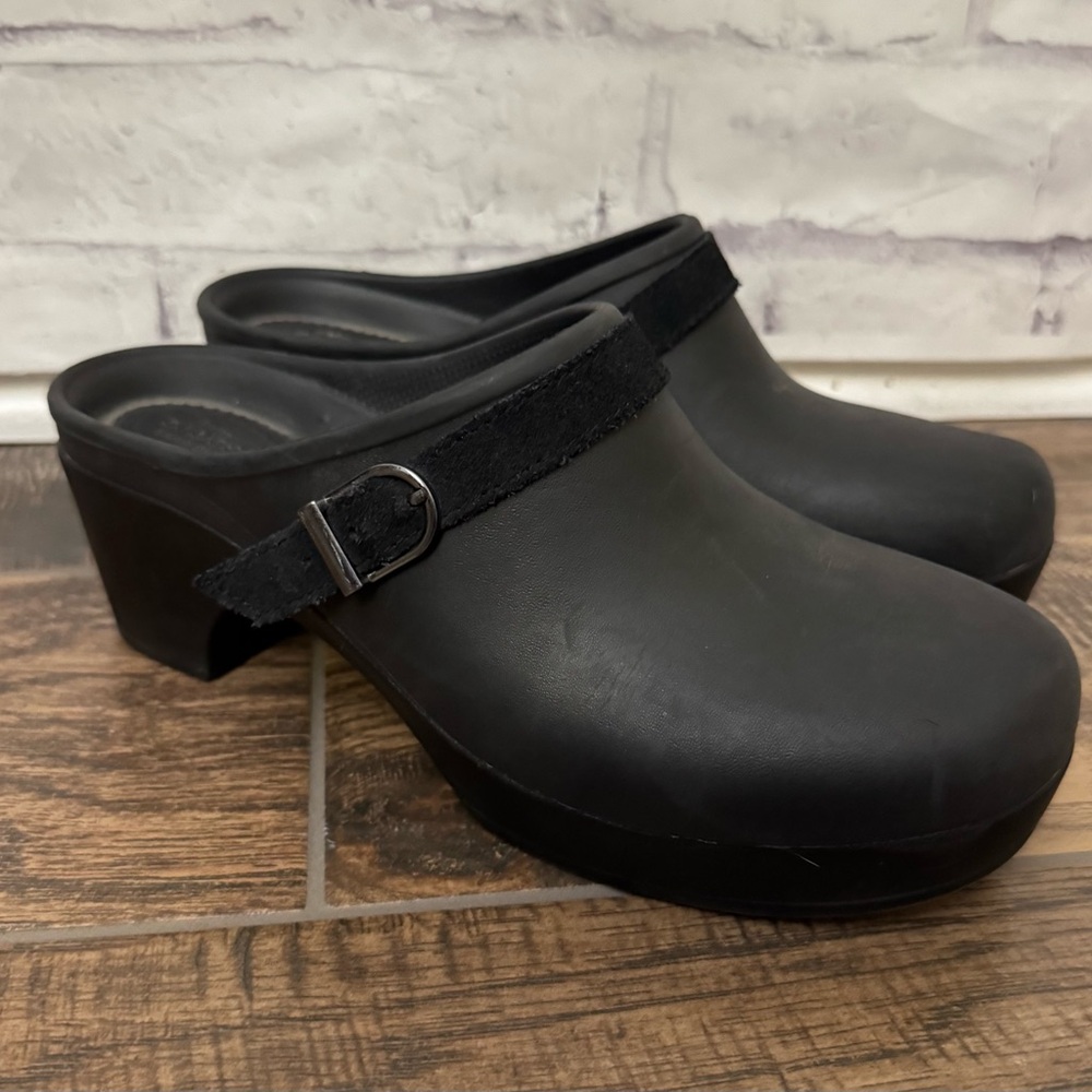Crocs Sarah Black Block Heel Size 8 Clog Mule Y2K Comfort Shoe